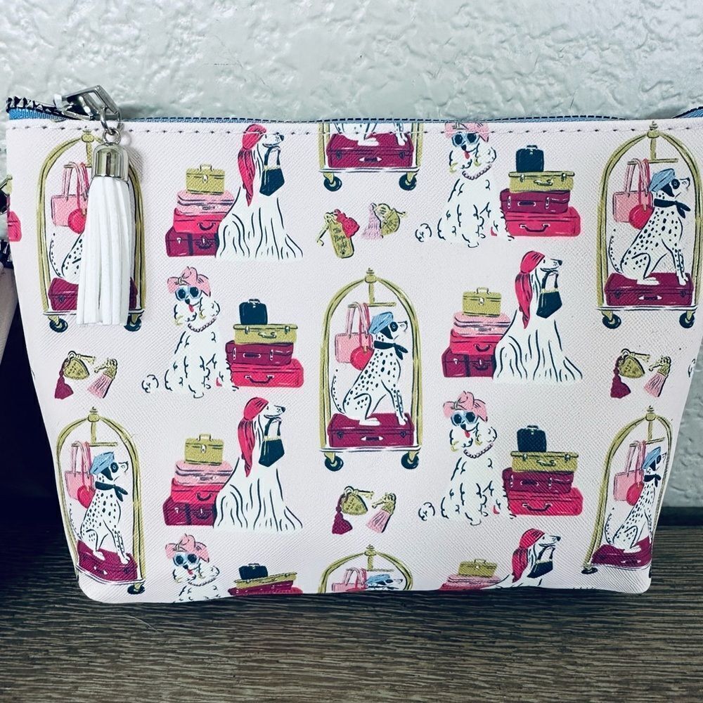 Travel Dog Hotel Luggage Print Pink Zipper CosmeticโPouch Bag